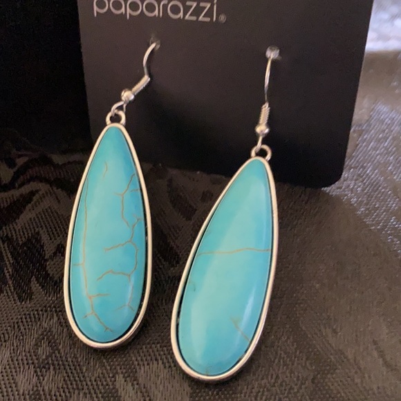 New 2 pair Paparazzi Turquoise Earrings - Picture 3 of 3